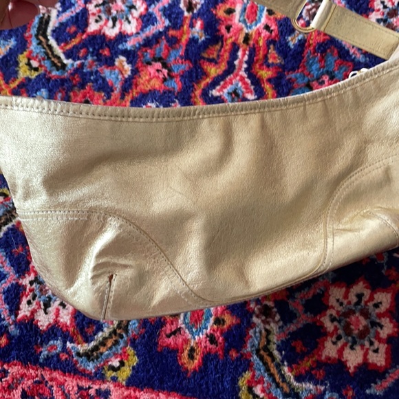 Vintage Cache gold shoulder bag fully lined - Picture 9 of 16